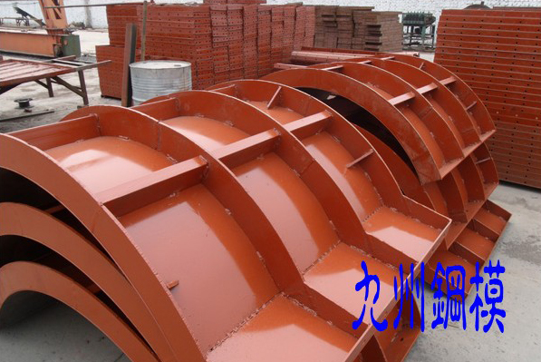 恩施建筑鋼模板操作過程中的注意事項(xiàng)